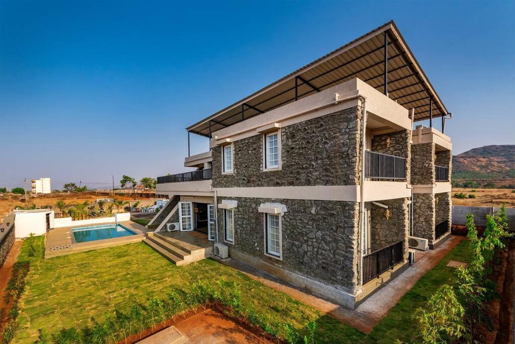 Stone Mansion By Phoenix Stays إيغاتبوري المظهر الخارجي الصورة