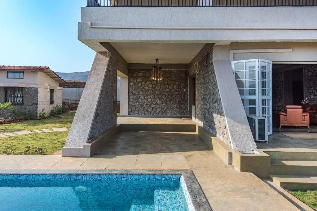 Stone Mansion By Phoenix Stays إيغاتبوري المظهر الخارجي الصورة