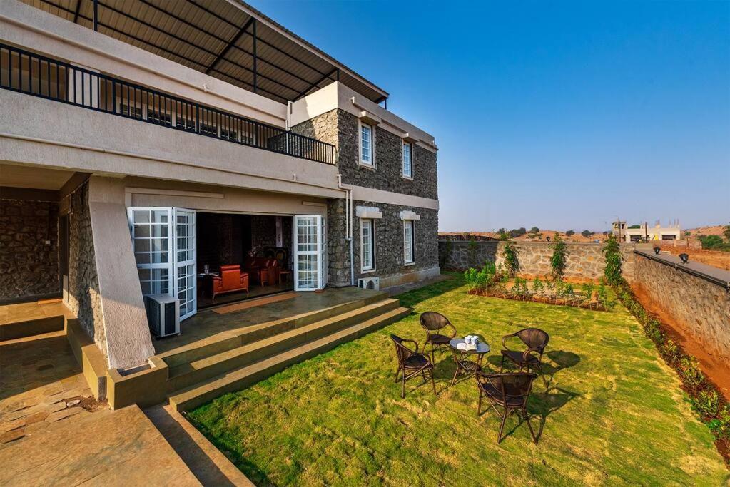 Stone Mansion By Phoenix Stays إيغاتبوري المظهر الخارجي الصورة
