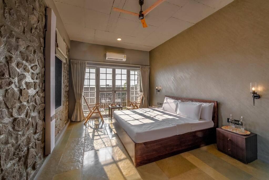 Stone Mansion By Phoenix Stays إيغاتبوري المظهر الخارجي الصورة