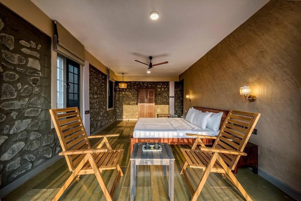 Stone Mansion By Phoenix Stays إيغاتبوري المظهر الخارجي الصورة