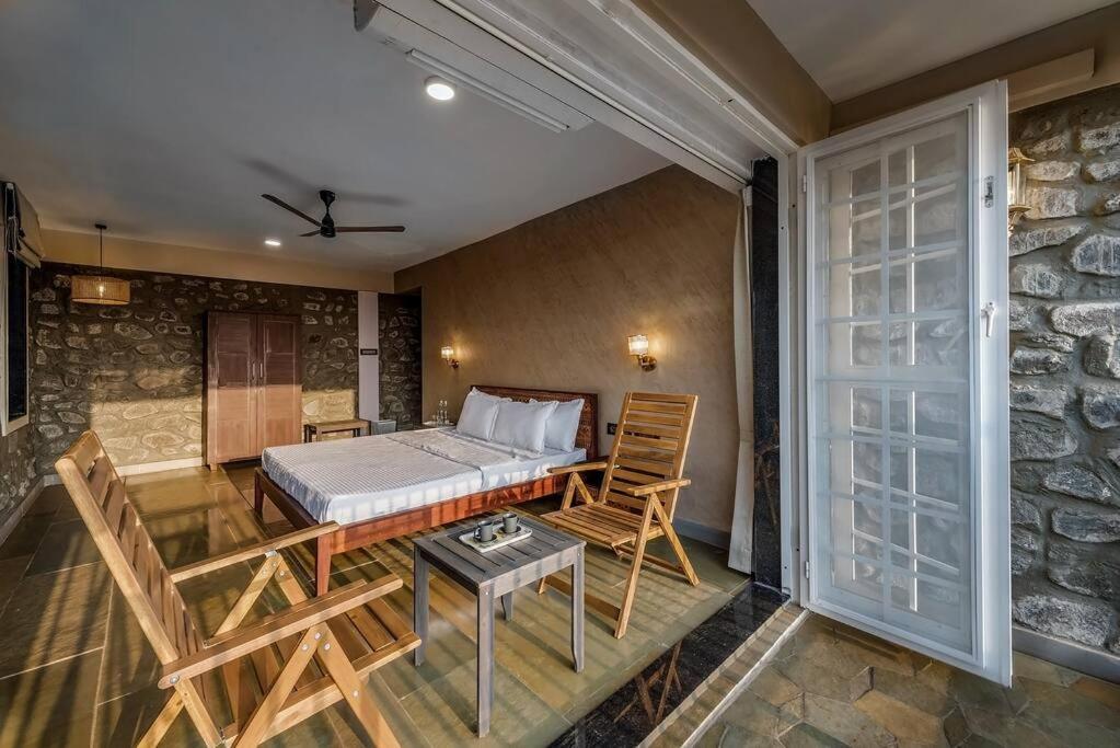 Stone Mansion By Phoenix Stays إيغاتبوري المظهر الخارجي الصورة