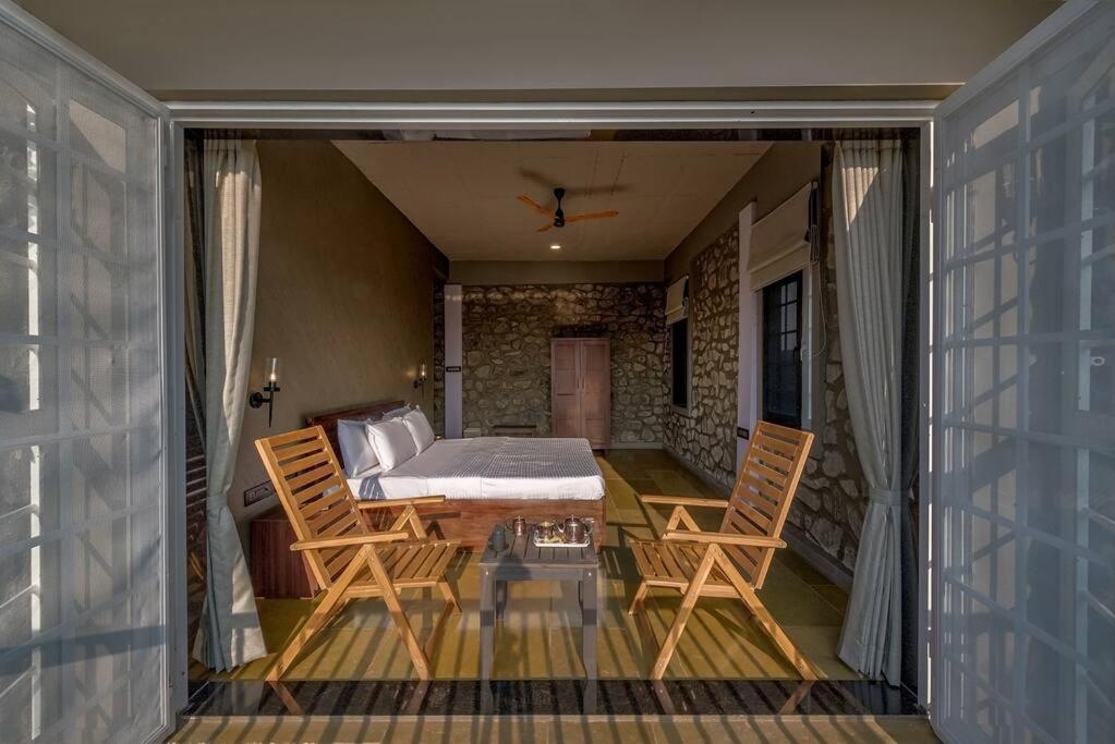 Stone Mansion By Phoenix Stays إيغاتبوري المظهر الخارجي الصورة