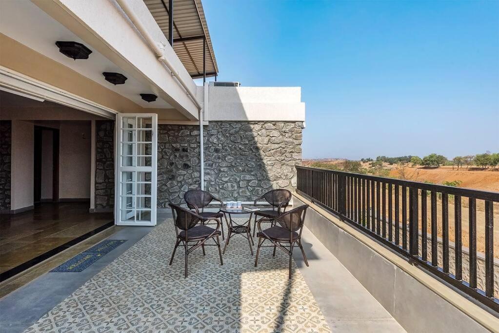Stone Mansion By Phoenix Stays إيغاتبوري المظهر الخارجي الصورة