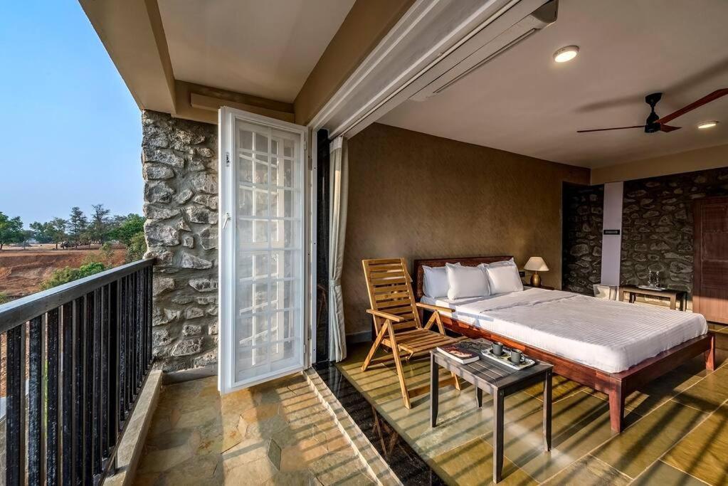 Stone Mansion By Phoenix Stays إيغاتبوري المظهر الخارجي الصورة
