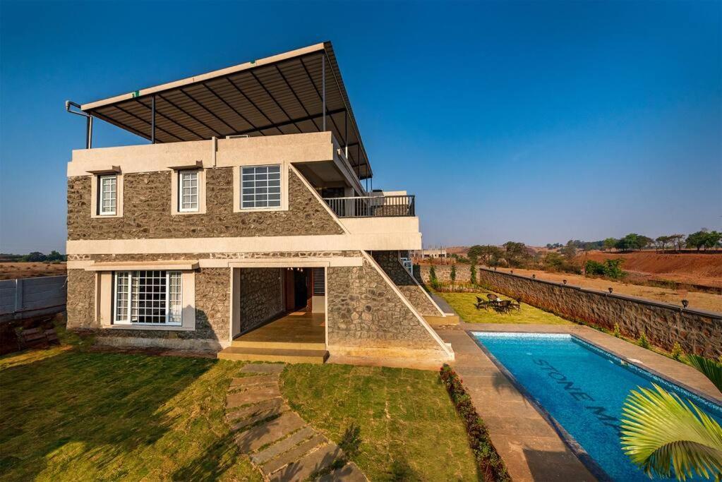 Stone Mansion By Phoenix Stays إيغاتبوري المظهر الخارجي الصورة