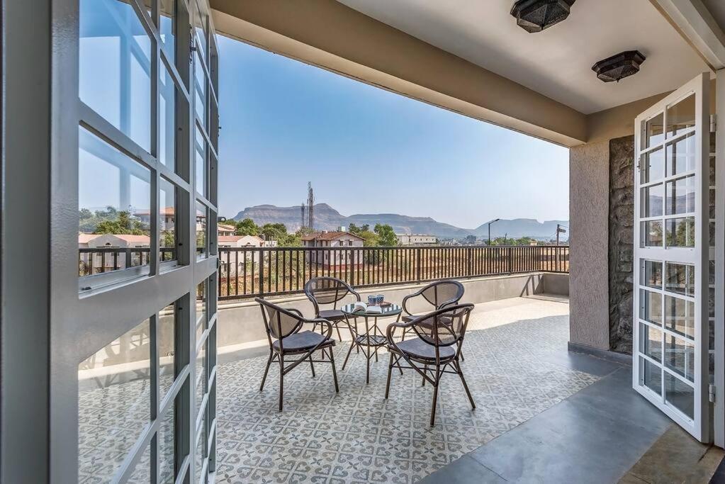 Stone Mansion By Phoenix Stays إيغاتبوري المظهر الخارجي الصورة