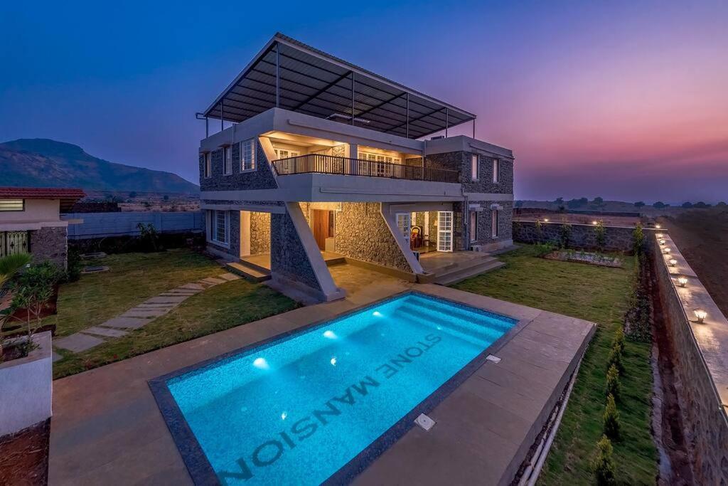 Stone Mansion By Phoenix Stays إيغاتبوري المظهر الخارجي الصورة