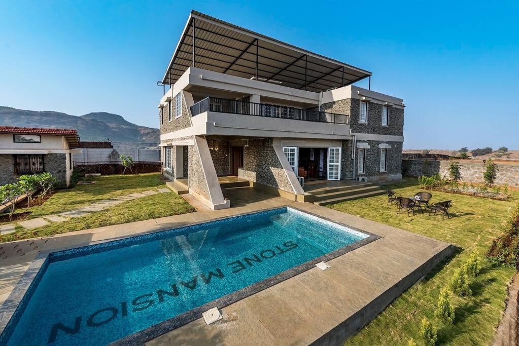Stone Mansion By Phoenix Stays إيغاتبوري المظهر الخارجي الصورة